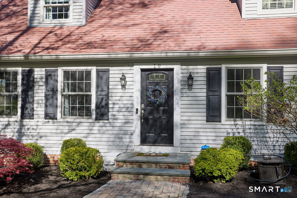 19 Evergreen Place Ridgefield, CT 06877 - Photo 2 of 36