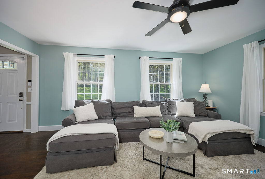 19 Evergreen Place Ridgefield, CT 06877 - Photo 5 of 36