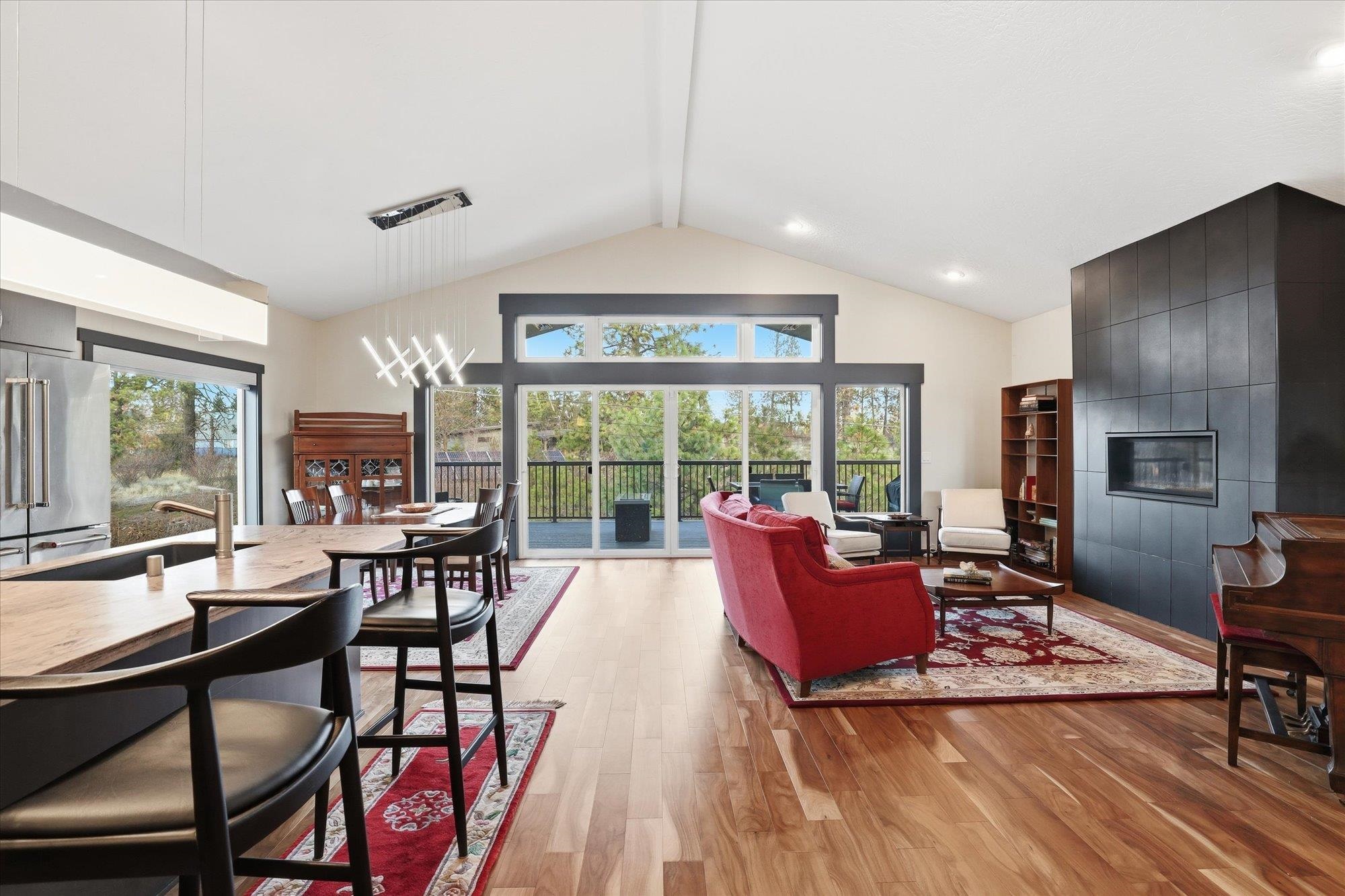 2121 East Cherry Tree Lane Spokane, WA 99203 - Photo 5 of 39