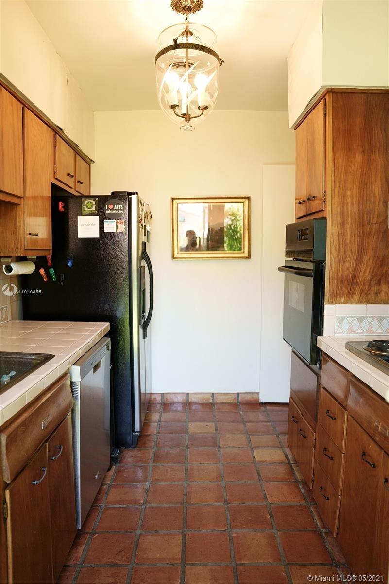437 Blue Road Coral Gables, FL 33146 - Photo 8 of 15 Gallery Image 8