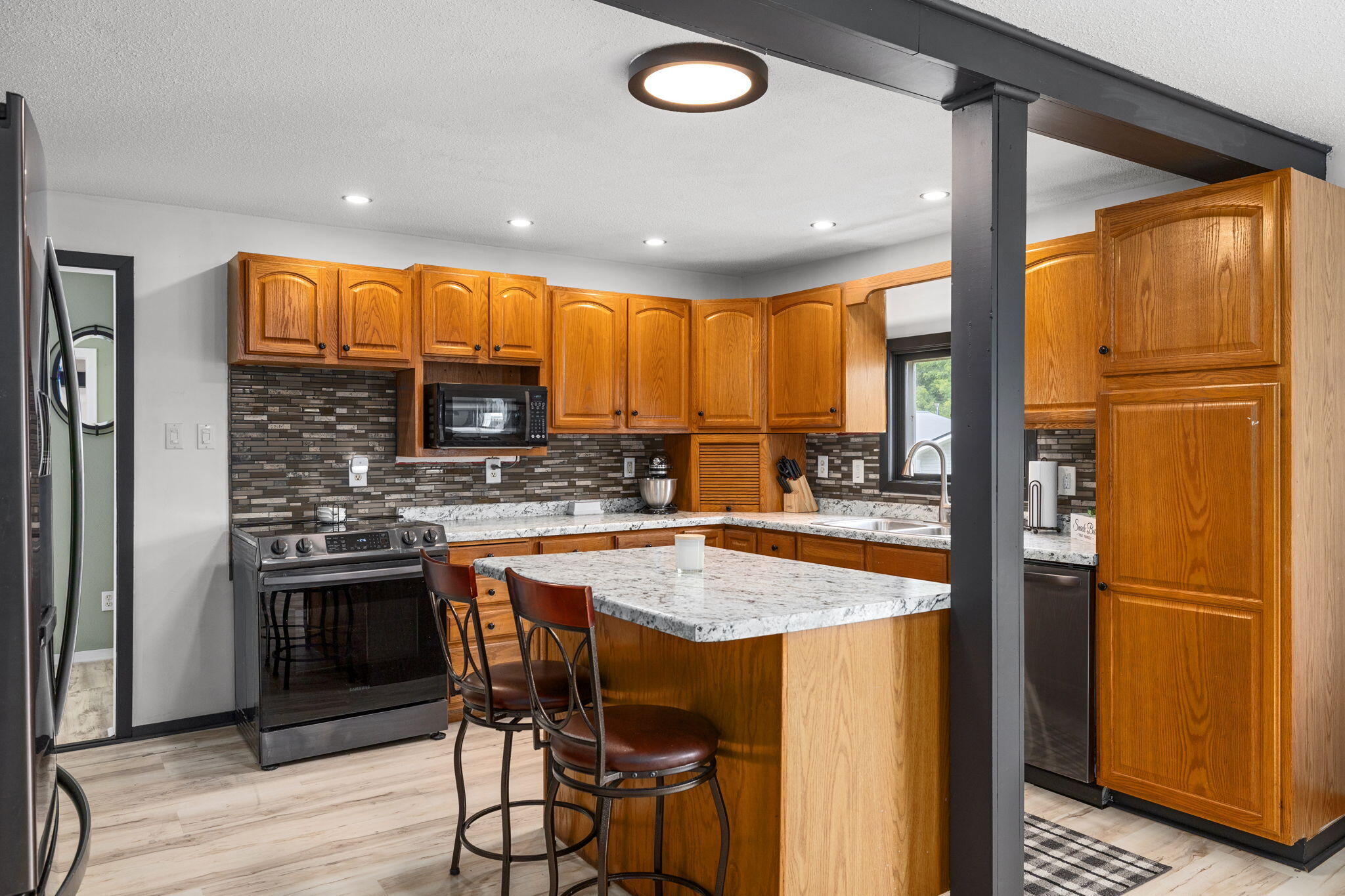 46825 Oak Hill Road Dresbach, MN 55947 - Photo 3 of 25 Kitchen