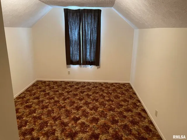 $1,100 | 2206 Pacific Street, Davenport, IA 52804