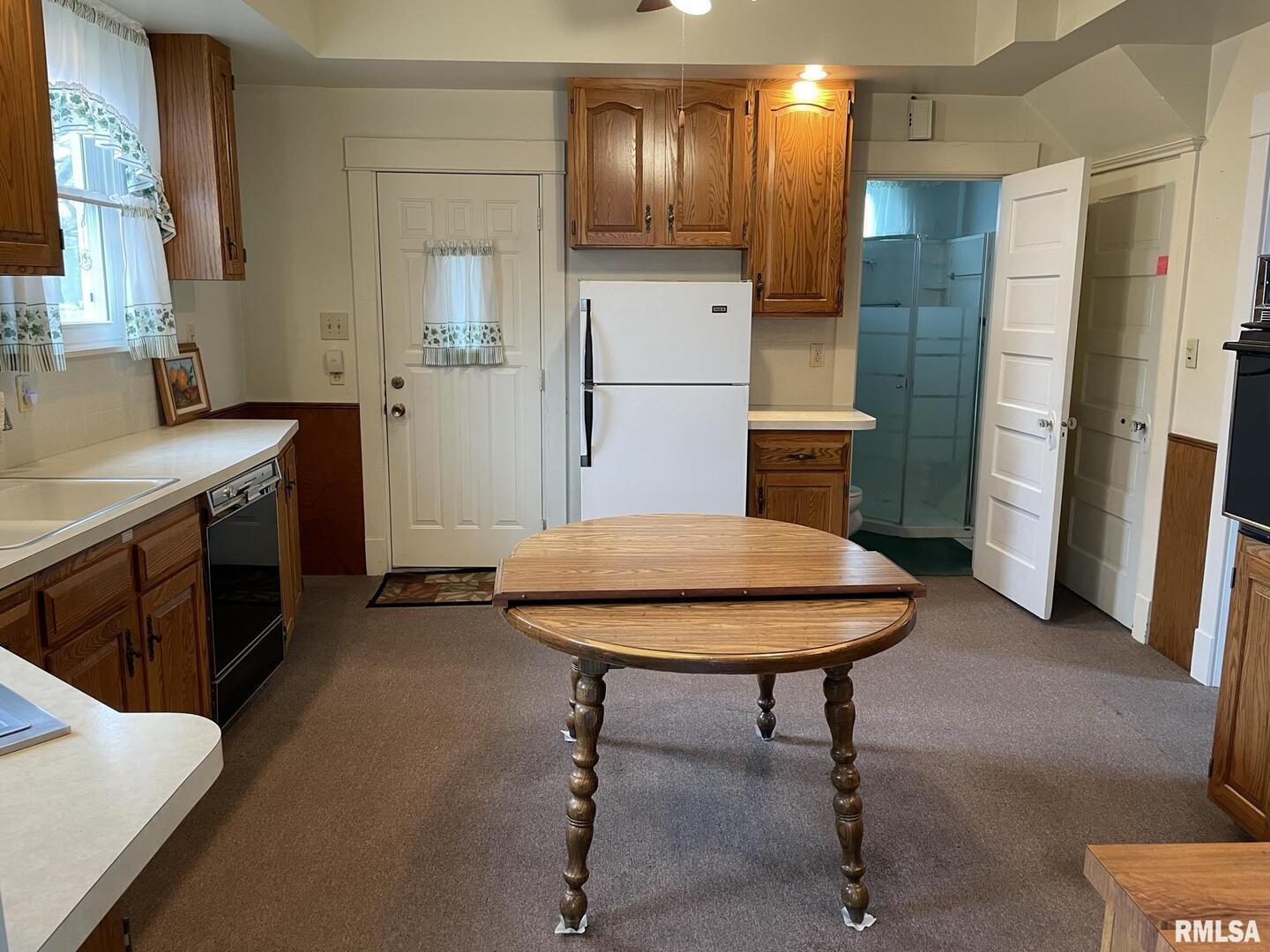 2206 Pacific Street Davenport, IA 52804 - Photo 3 of 18