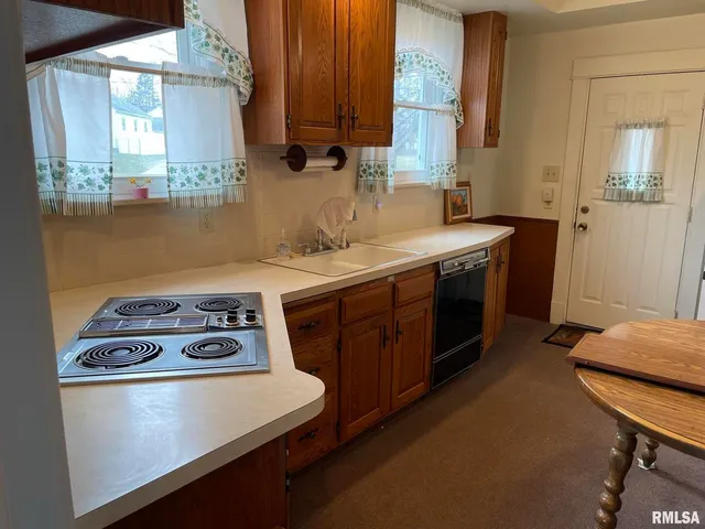 $1,100 | 2206 Pacific Street, Davenport, IA 52804