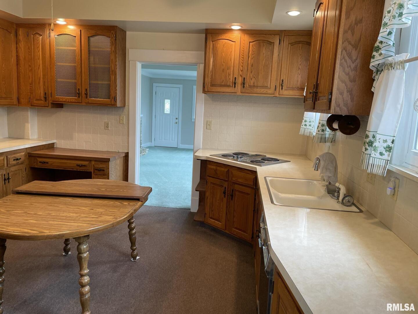 2206 Pacific Street Davenport, IA 52804 - Photo 5 of 18