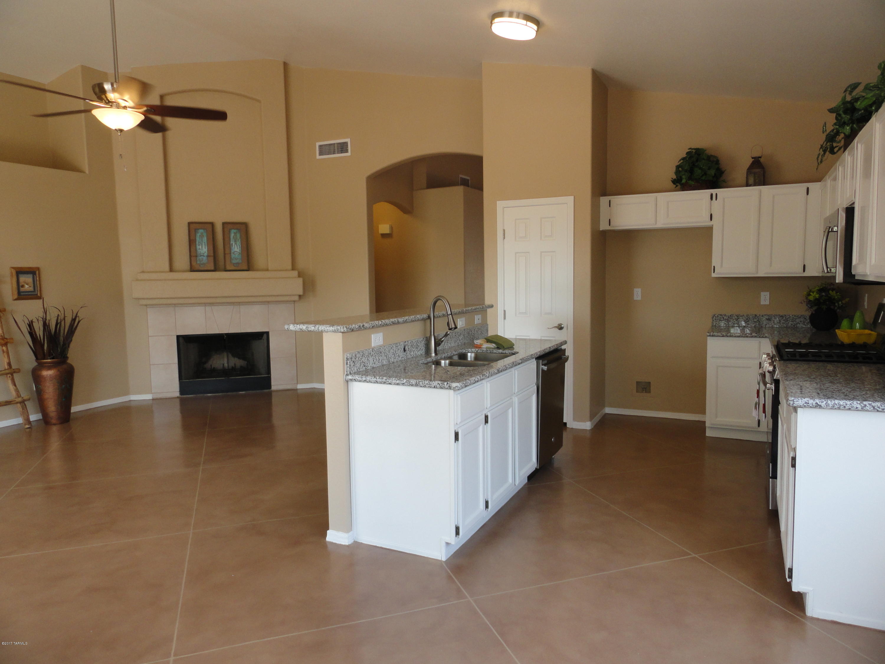 10050 East English Woods Road Tucson, AZ 85748 - Photo 9 of 25