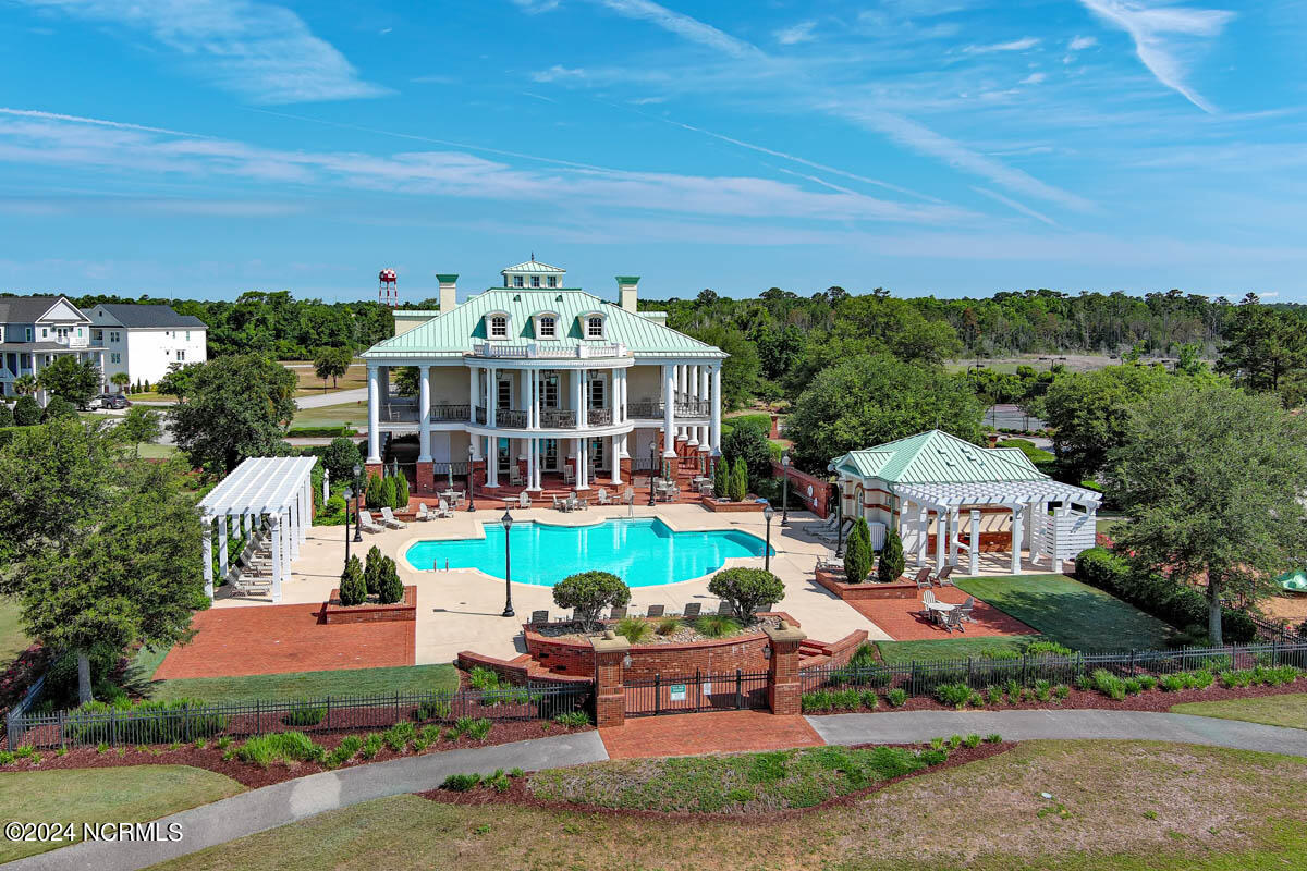 214 Colleton Square Newport, NC 28570 - Photo 7 of 20 Manor House and Pool