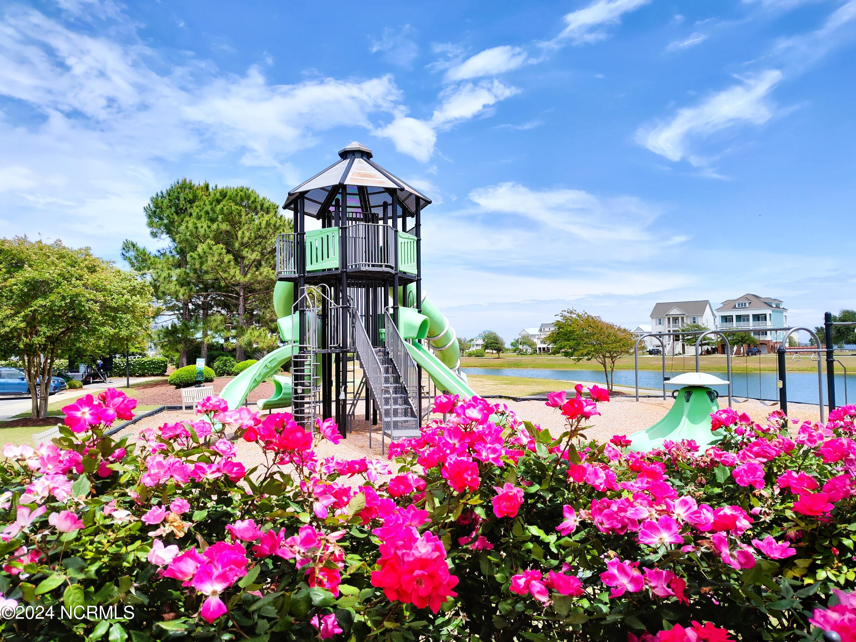 214 Colleton Square Newport, NC 28570 - Photo 10 of 20 Playground
