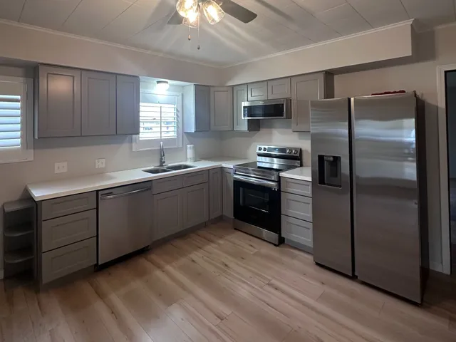$1,250 | 2048 Studio Lane, Unit 1, Bellville, TX 77418