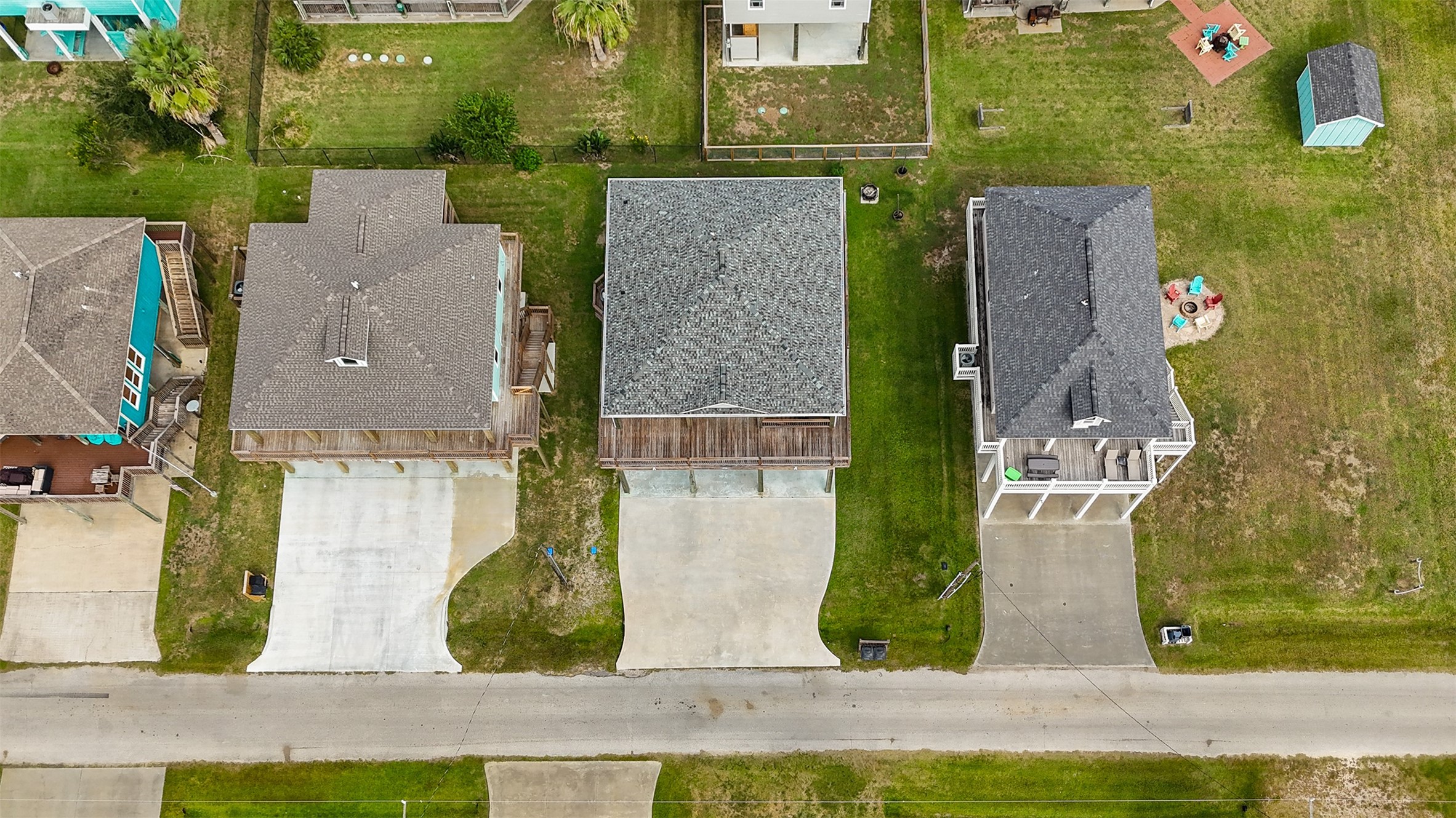 976 Albatros Crystal Beach, TX 77650 - Photo 26 of 30