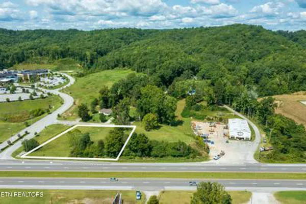 $450,000 | 2220 Roane State Highway, Harriman, TN 37748