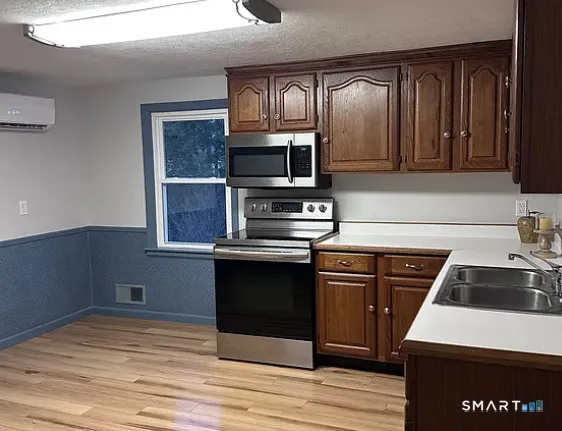 $1,650 | 81 Middlefield Street, Middletown, CT 06457