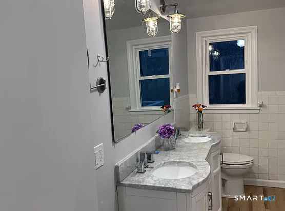 81 Middlefield Street Middletown, CT 06457 - Photo 4 of 10