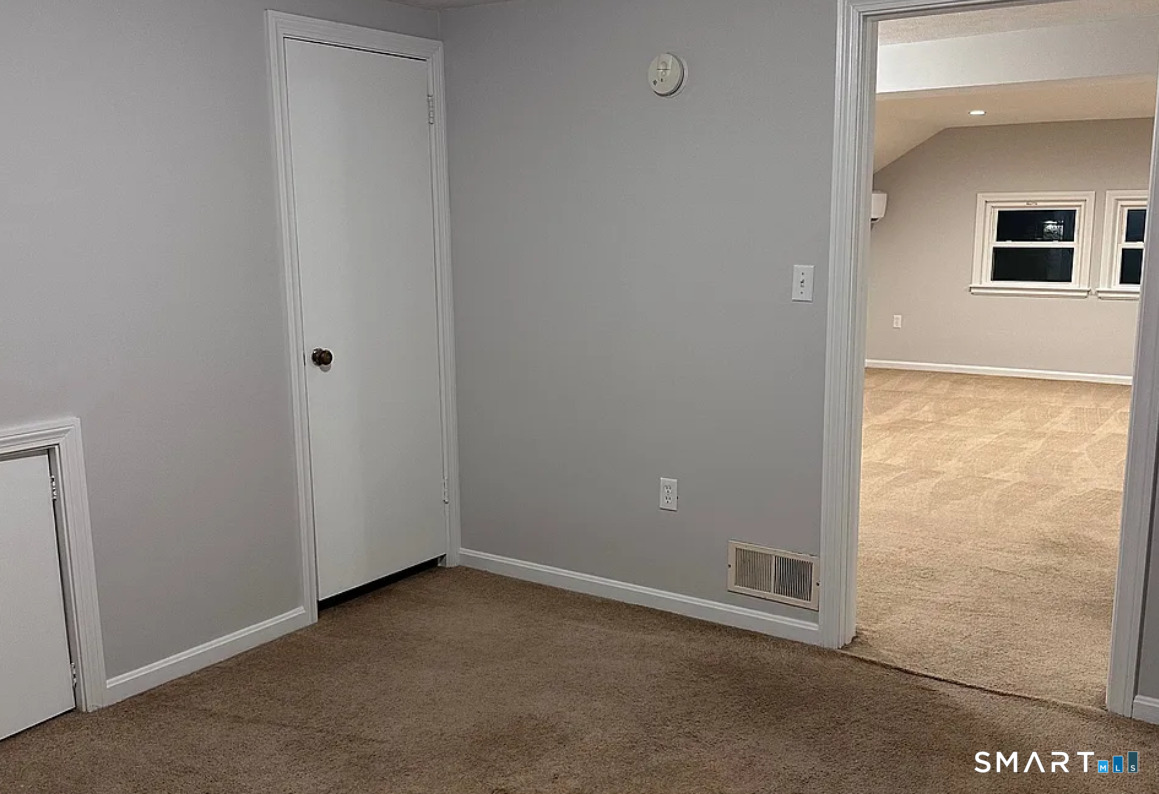 81 Middlefield Street Middletown, CT 06457 - Photo 8 of 10