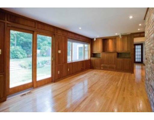 79 Mayo Road Wellesley, MA 02482 - Photo 5 of 7