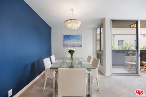 $949,000 | 809 South Bundy Drive, Unit 205, Los Angeles, CA 90049