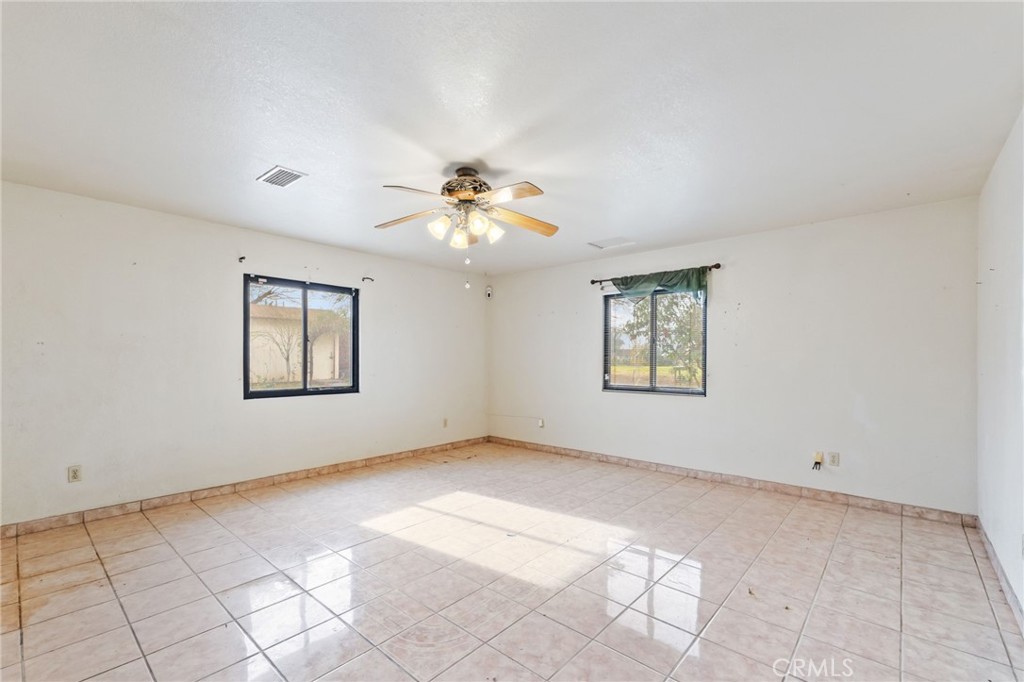 17214 Crescent Drive Madera, CA 93638 - Photo 16 of 35