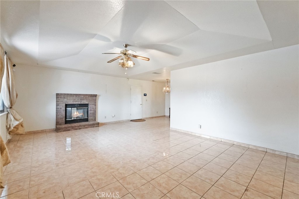 17214 Crescent Drive Madera, CA 93638 - Photo 7 of 35