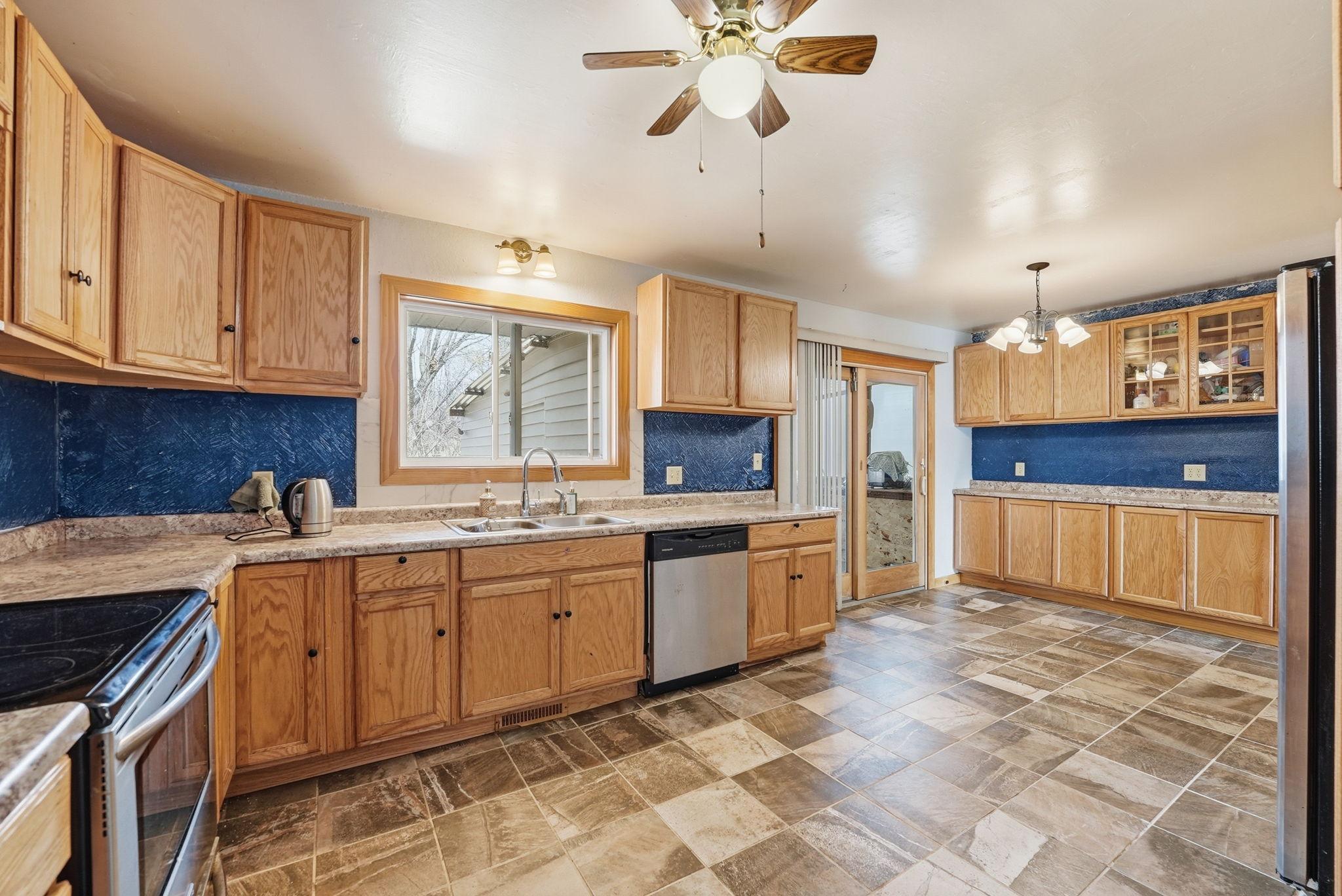 833 Lewis Place St. Cloud, MN 56301 - Photo 10 of 33