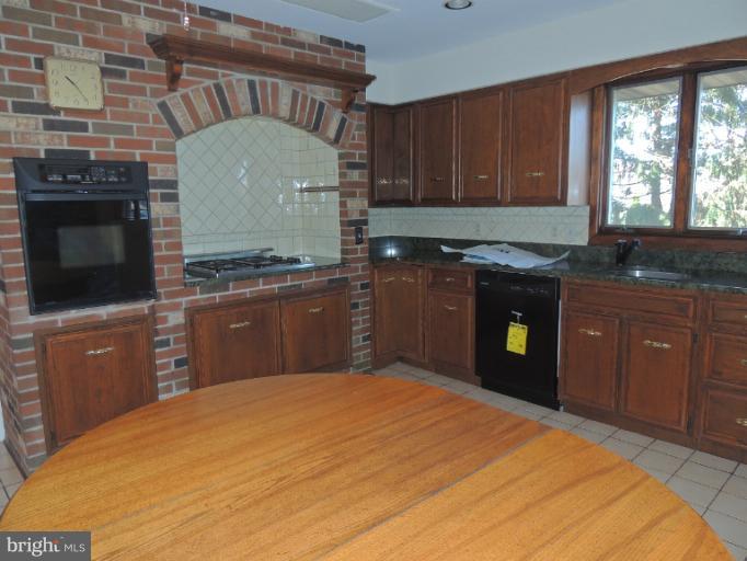 2912 Dublin Road Street, MD 21154 - Photo 2 of 30 Kitchen