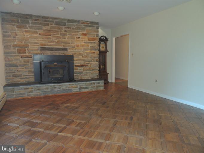 2912 Dublin Road Street, MD 21154 - Photo 15 of 30 Family Room