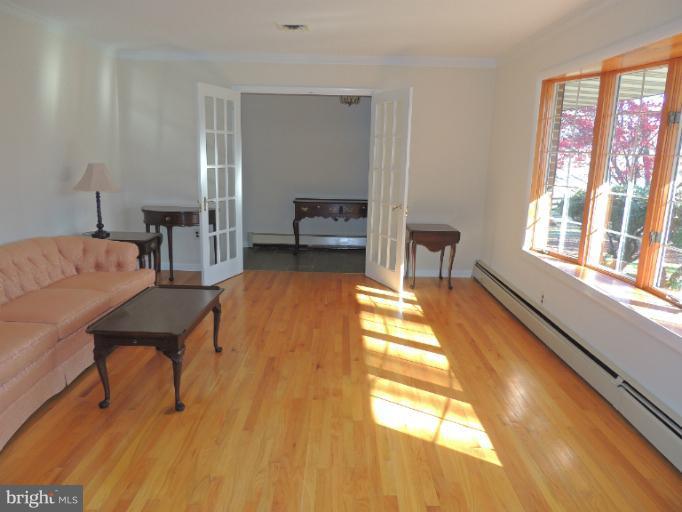 2912 Dublin Road Street, MD 21154 - Photo 9 of 30 Living Room