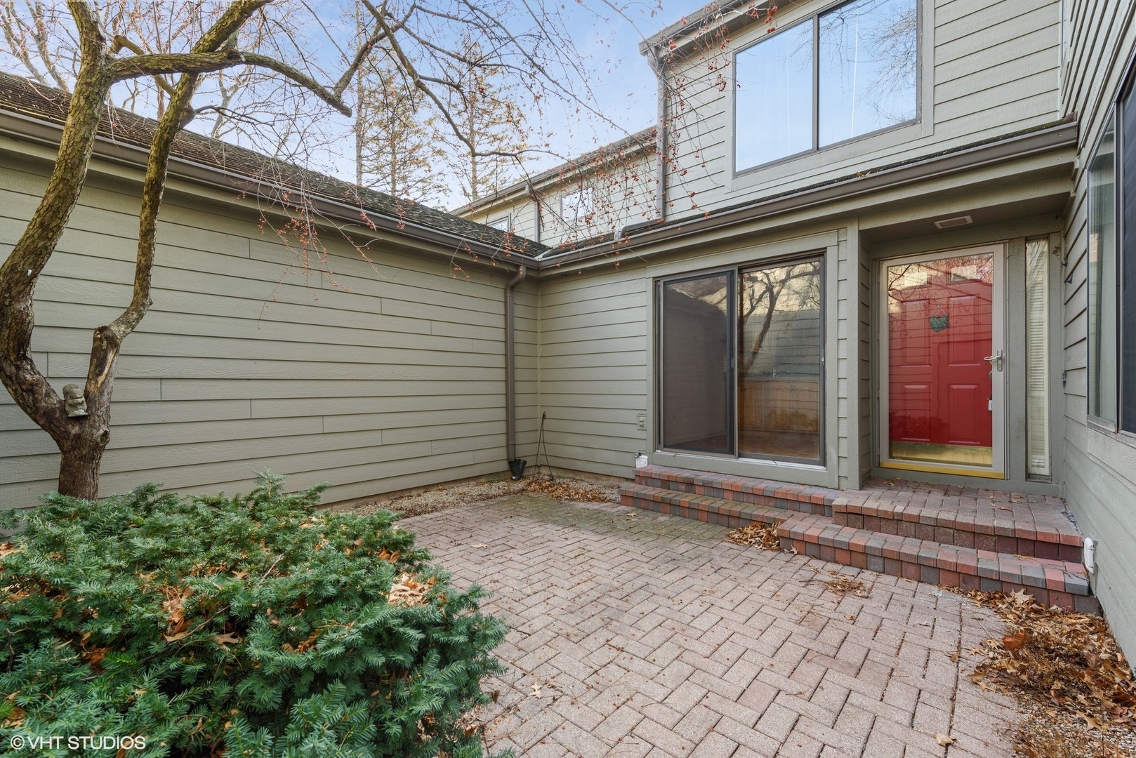 154 Timber Ridge Lane Lake Barrington, IL 60010 - Photo 2 of 26