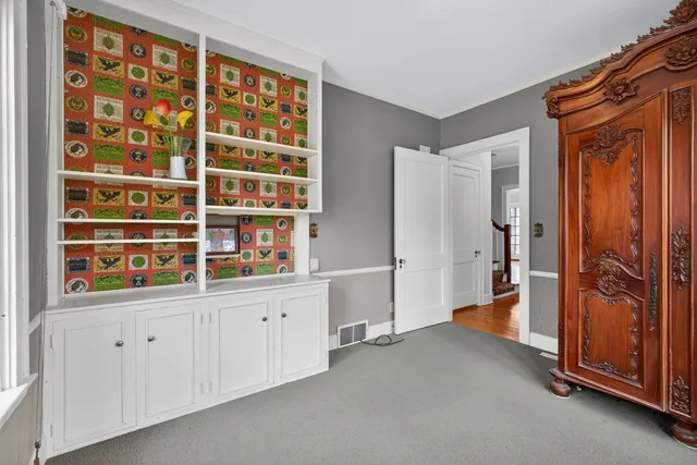 $479,000 | 49 Kenwood Avenue, Davenport, IA 52803