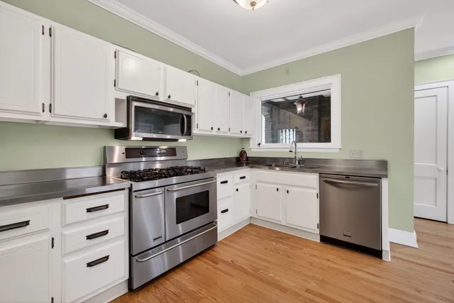 $479,000 | 49 Kenwood Avenue, Davenport, IA 52803