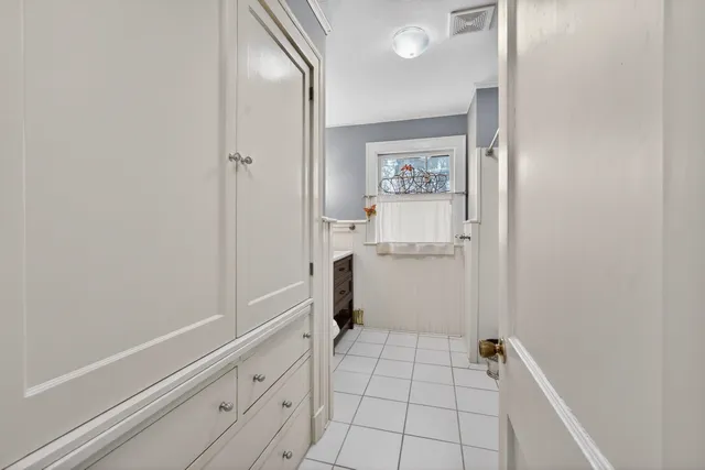 $479,000 | 49 Kenwood Avenue, Davenport, IA 52803