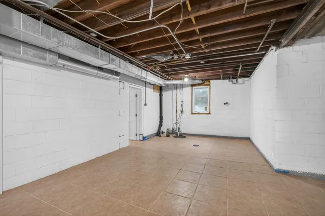 $479,000 | 49 Kenwood Avenue, Davenport, IA 52803