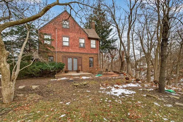 $479,000 | 49 Kenwood Avenue, Davenport, IA 52803