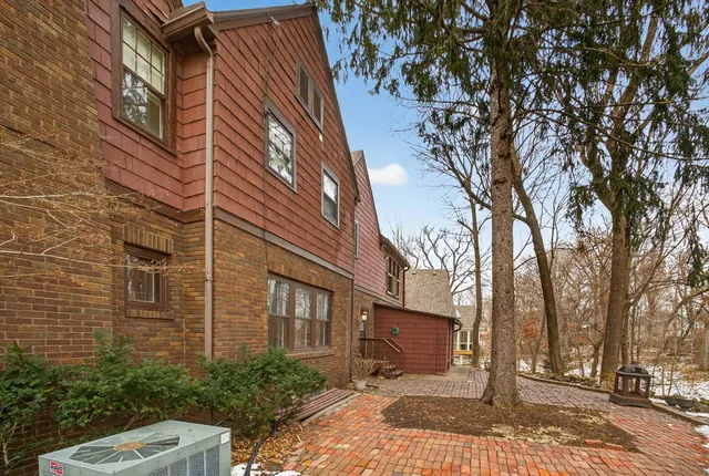 $479,000 | 49 Kenwood Avenue, Davenport, IA 52803