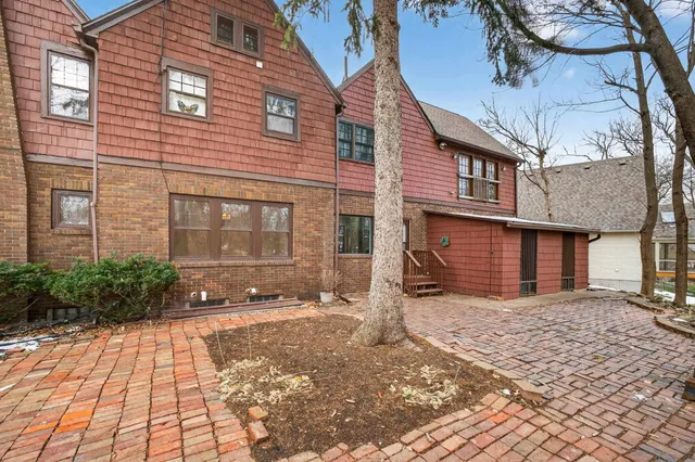 $479,000 | 49 Kenwood Avenue, Davenport, IA 52803