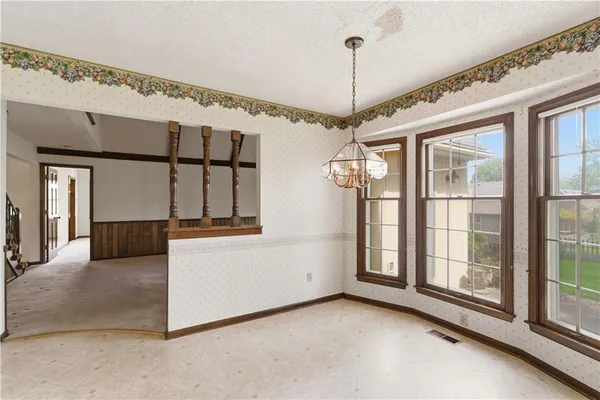 $400,000 | 10555 Gillette Street, Lenexa, KS 66215