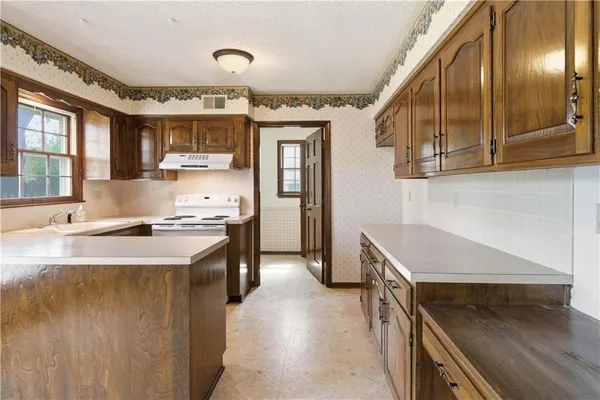 $400,000 | 10555 Gillette Street, Lenexa, KS 66215