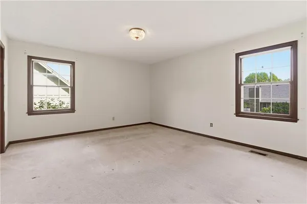 $400,000 | 10555 Gillette Street, Lenexa, KS 66215