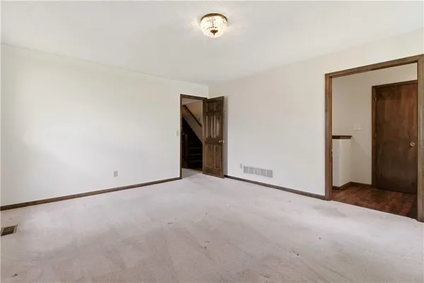 $400,000 | 10555 Gillette Street, Lenexa, KS 66215