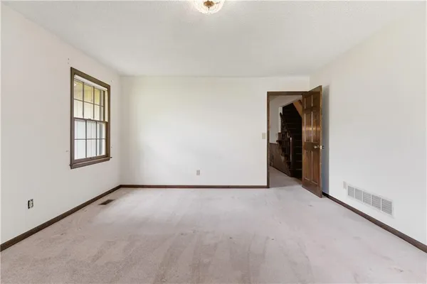 $400,000 | 10555 Gillette Street, Lenexa, KS 66215