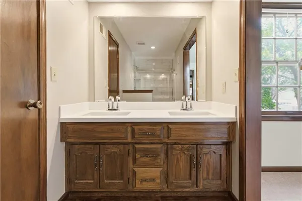 $400,000 | 10555 Gillette Street, Lenexa, KS 66215