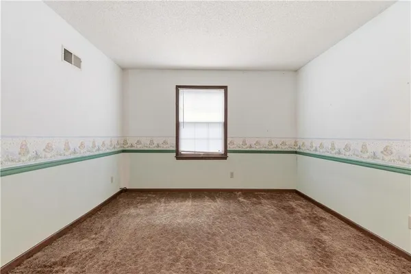 $400,000 | 10555 Gillette Street, Lenexa, KS 66215