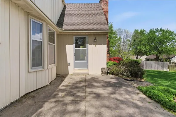 $400,000 | 10555 Gillette Street, Lenexa, KS 66215