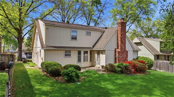 $400,000 | 10555 Gillette Street, Lenexa, KS 66215