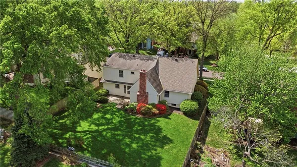 $400,000 | 10555 Gillette Street, Lenexa, KS 66215