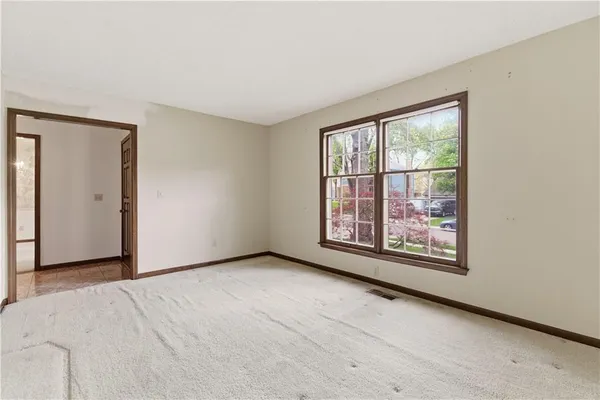 $400,000 | 10555 Gillette Street, Lenexa, KS 66215