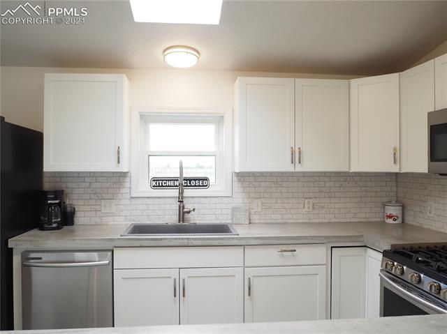 255 North Page Road Colorado Springs, CO 80930 - Photo 10 of 37 Gallery Image 10