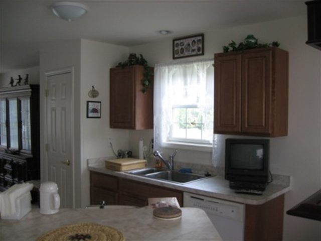 344 Consaul Road Colonie, NY 12205 - Photo 10 of 11 Photo 10