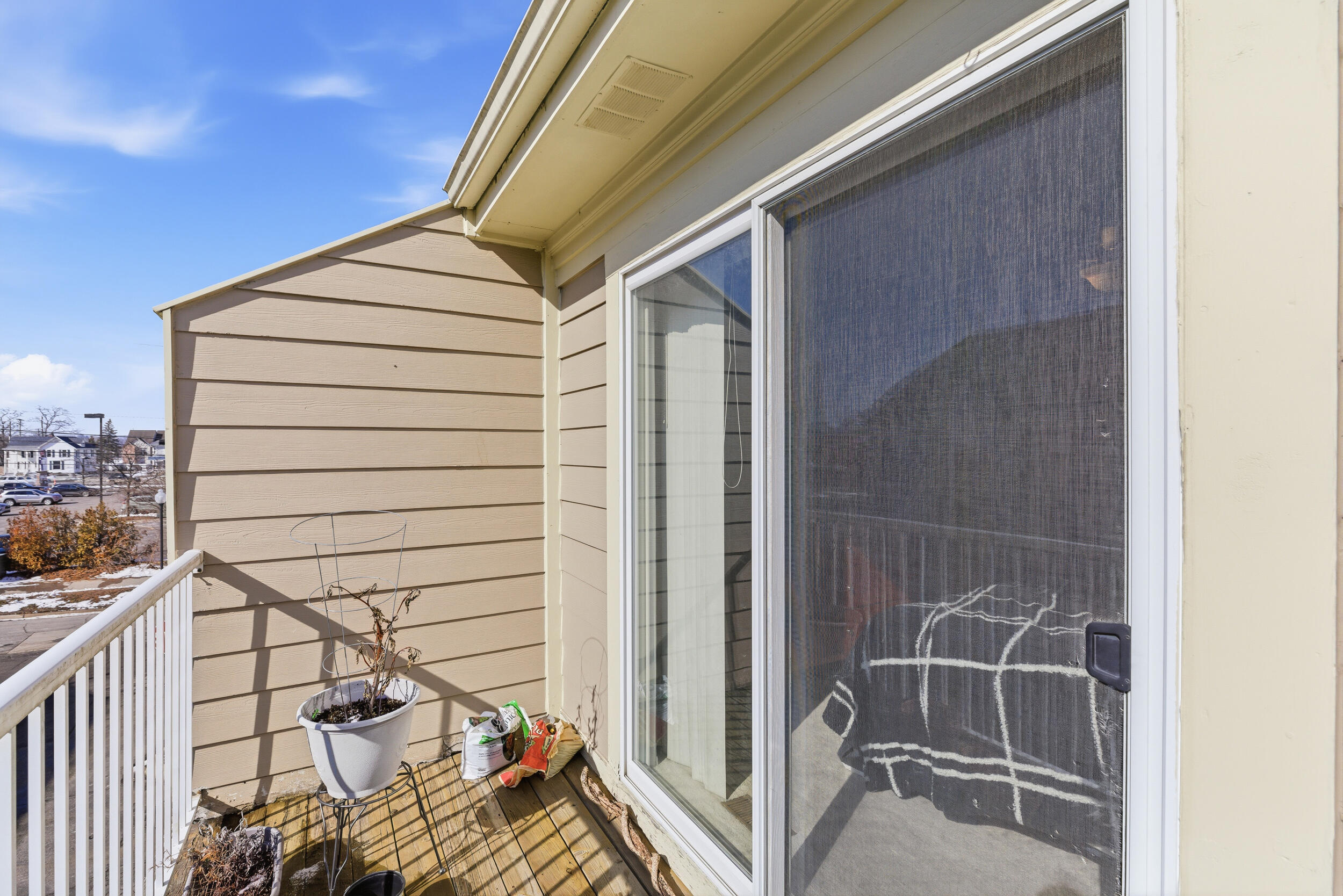 140 Saber Way, Unit 7 Lake Orion, MI 48362 - Photo 16 of 27 balcony