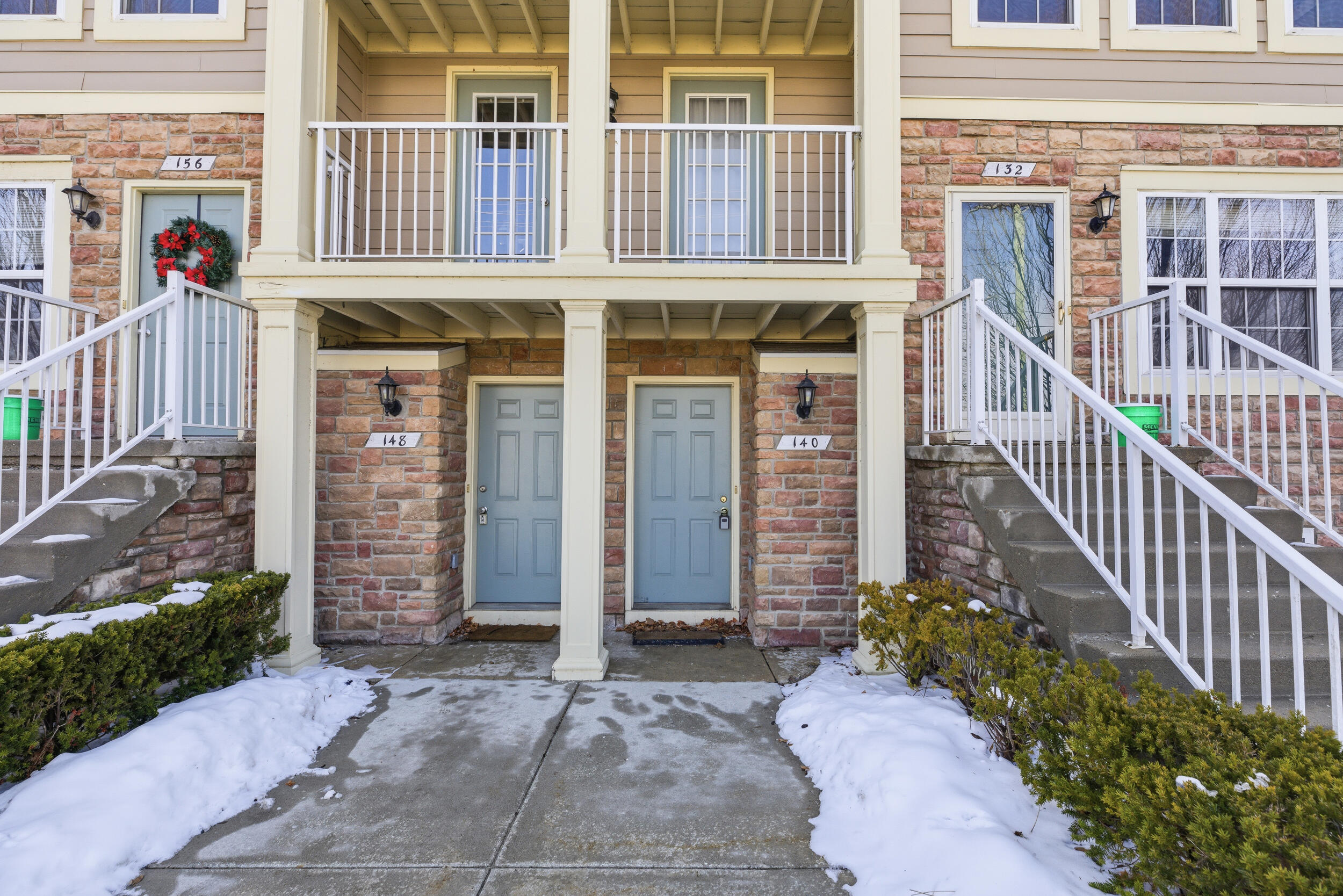 140 Saber Way, Unit 7 Lake Orion, MI 48362 - Photo 2 of 27 exterior