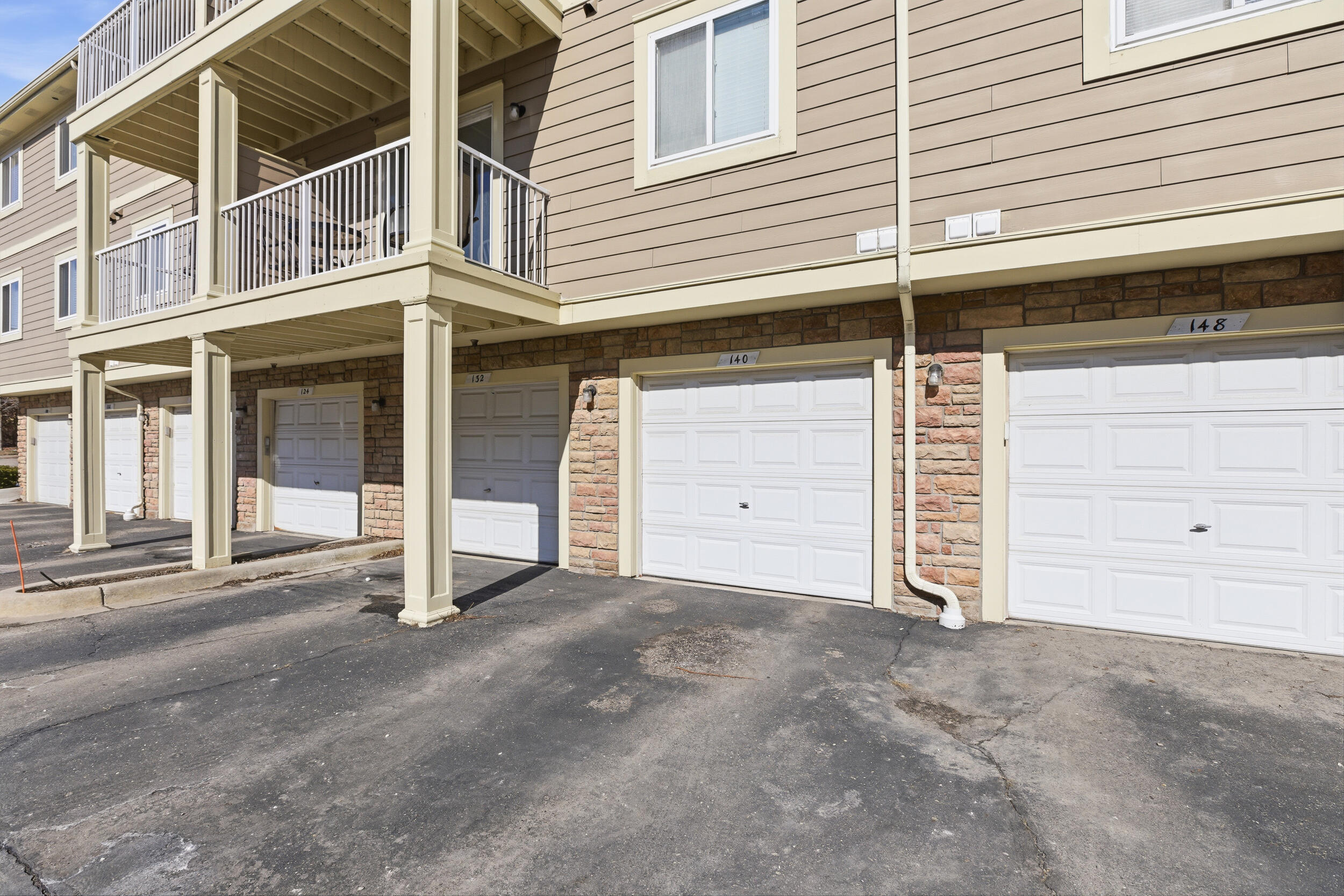140 Saber Way, Unit 7 Lake Orion, MI 48362 - Photo 25 of 27 garage